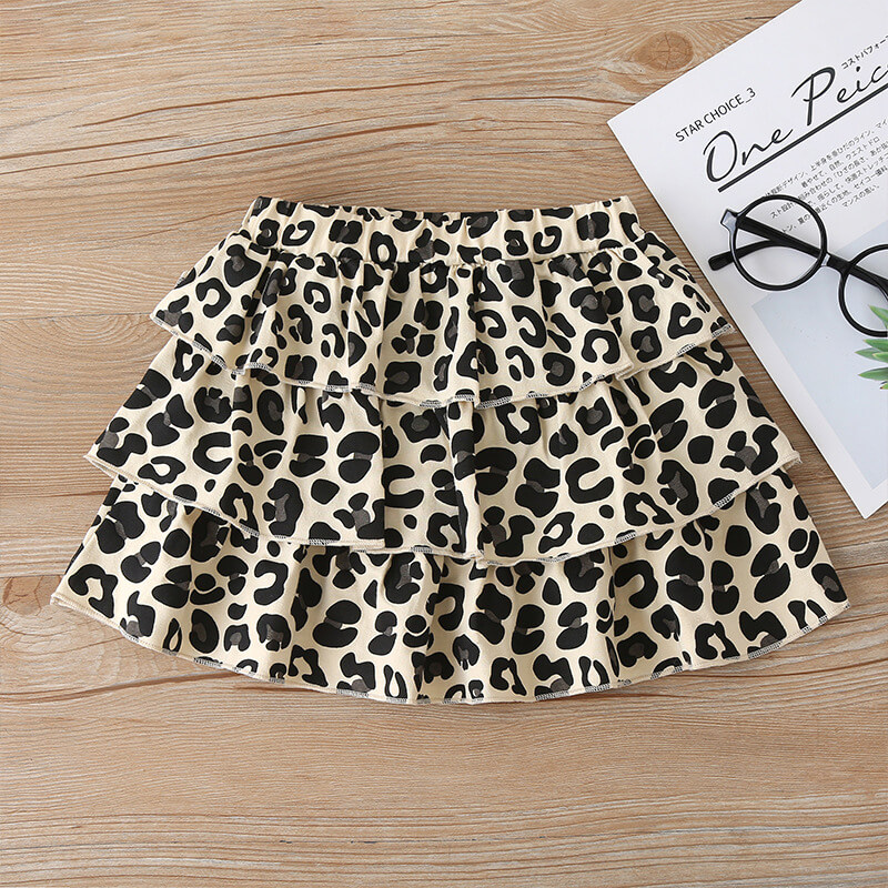 Fashion girls leopard skirt